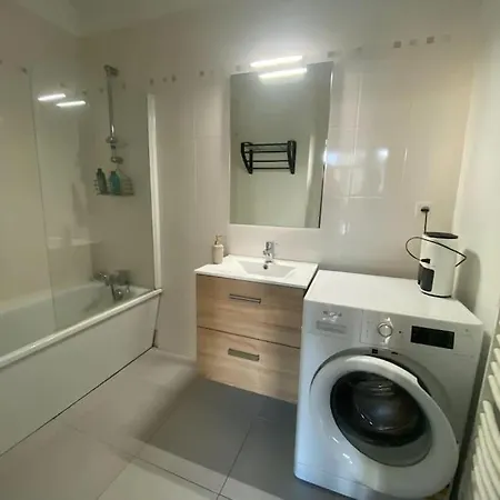 Un Exterieur En Apartment