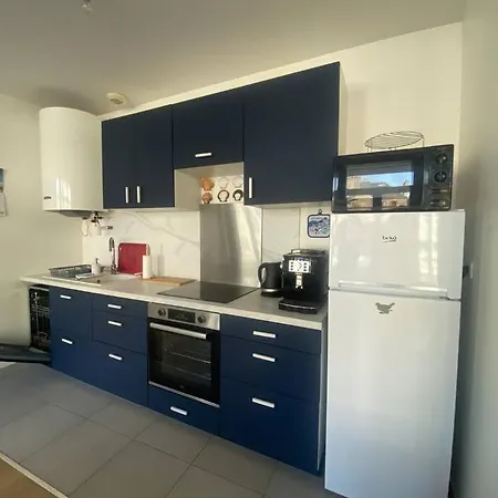 Un Exterieur En Apartment